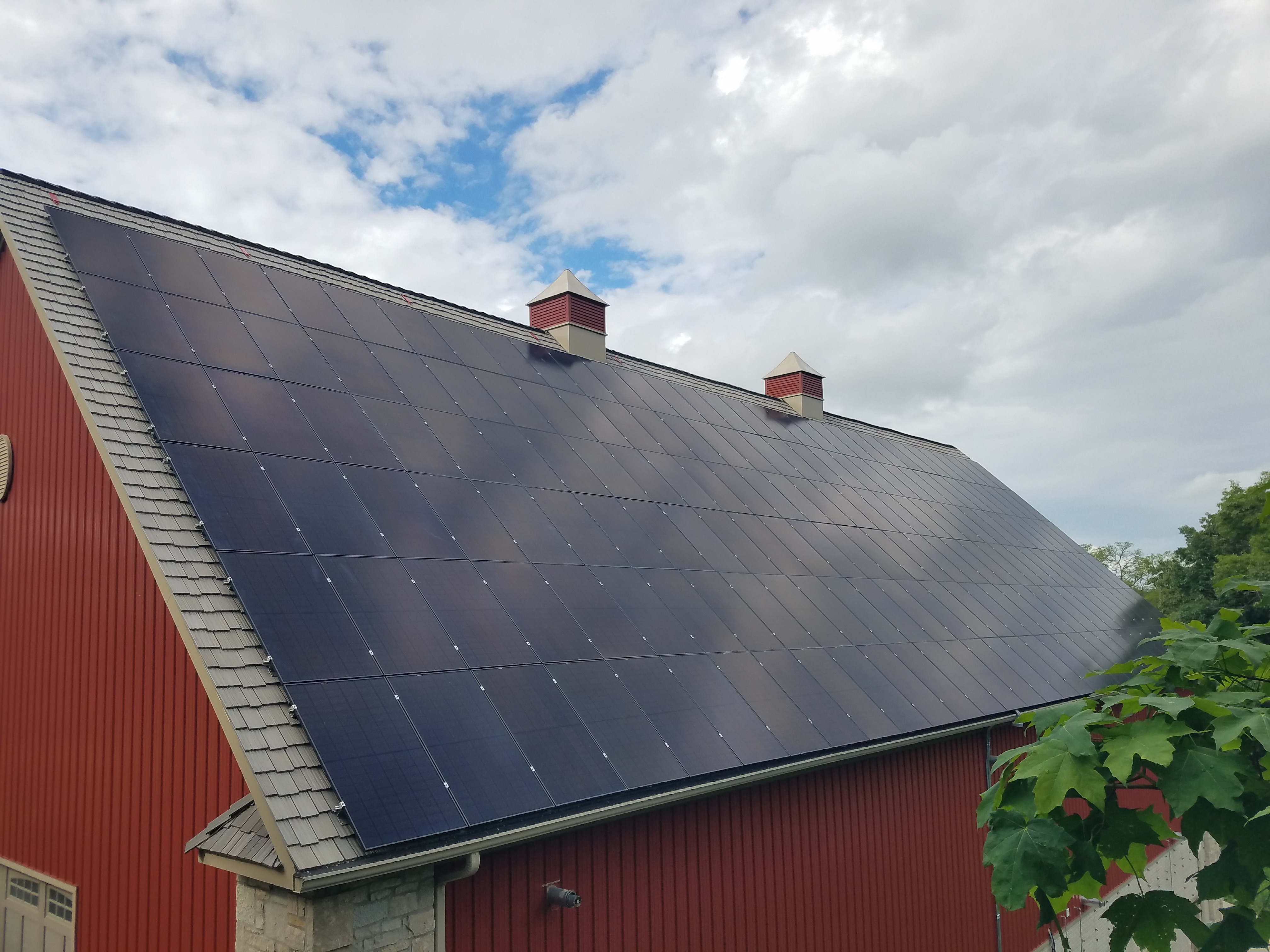 ECG barn - Panasonic solar